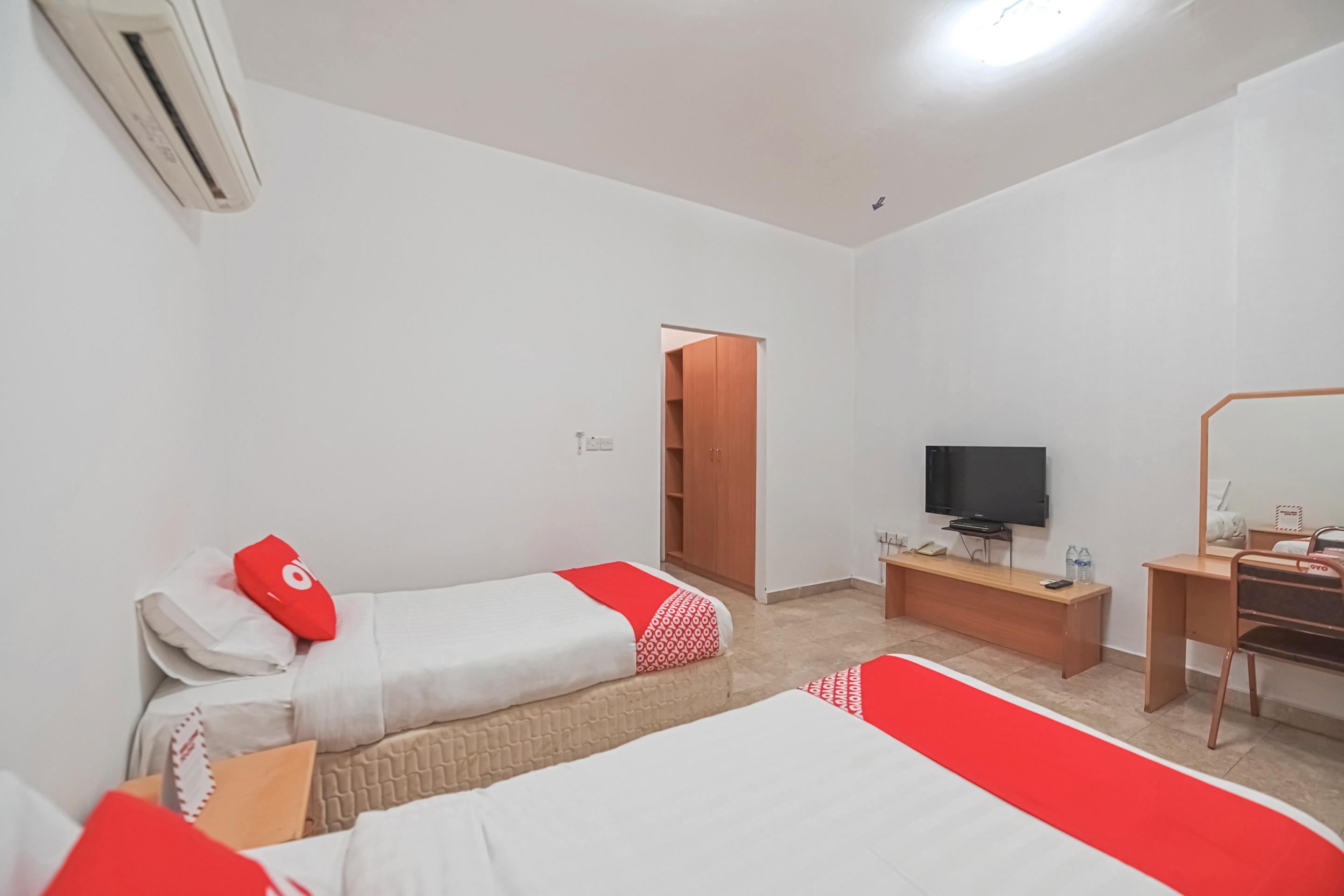 Majestic Hotel Wadi Kabir Luaran gambar