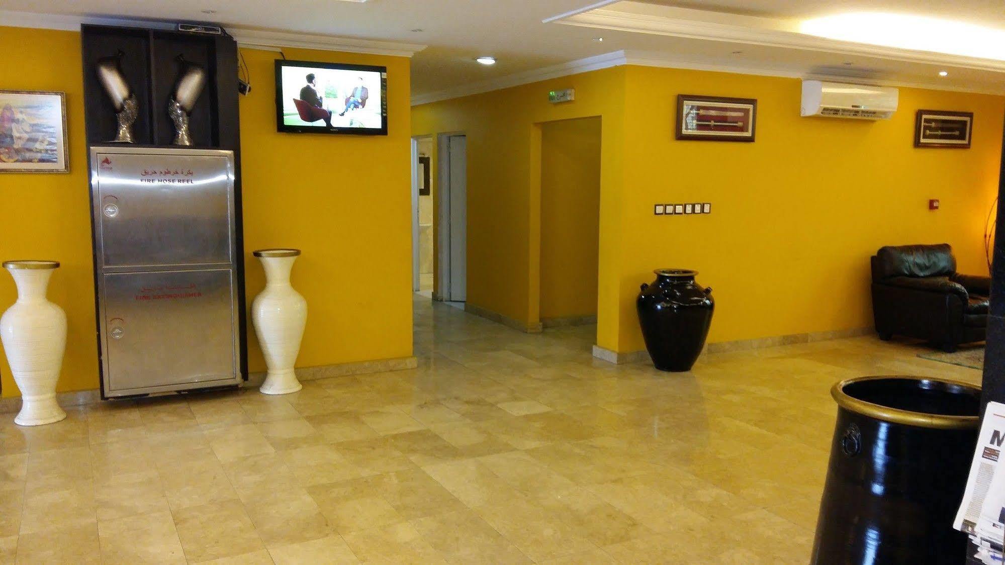 Majestic Hotel Wadi Kabir Luaran gambar