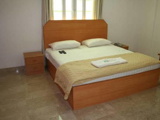 Majestic Hotel Wadi Kabir Luaran gambar